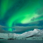 Nordlicht bei Vollmond, Norwegen, Norway, Kattfjordeidet, Nordlicht, Polarlicht, aurora borealis, northern lights polar light, Wolken, clouds, Berge, mountains, Schnee, snow, Taiga, Straße, road